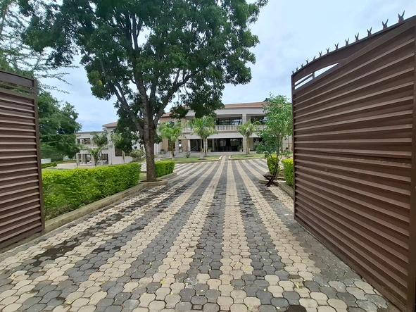 6 Bedroom House