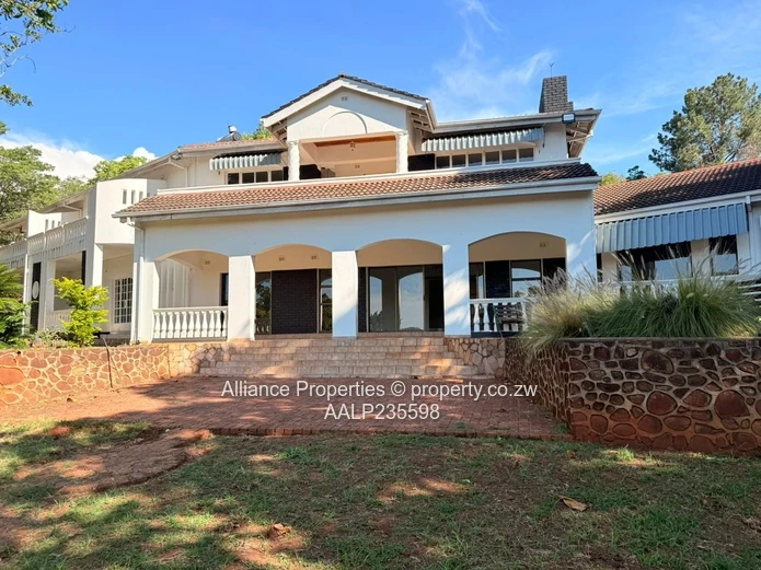 Harare's Finest, 7-Bed Glenlorne Executive Rental with Pool, Borehole & Dual Lounges $3000/Month