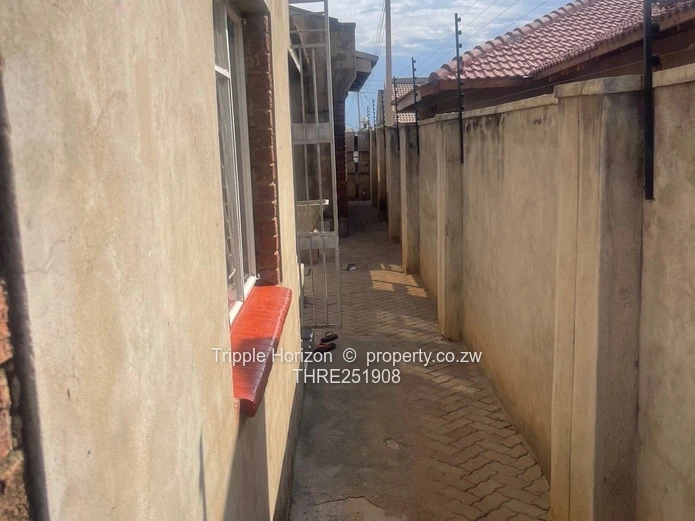 Stylish 4-Bed Budiriro Home with Borehole & Garage