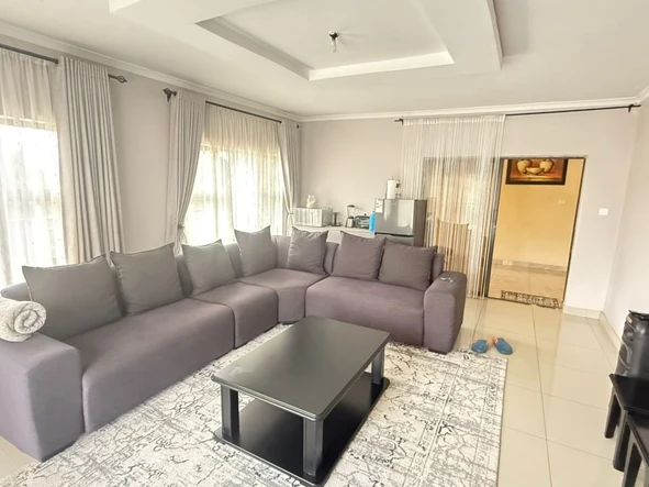 6 Bedroom House