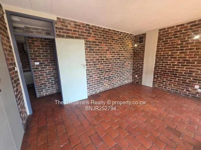 Garden Flat In Avenues