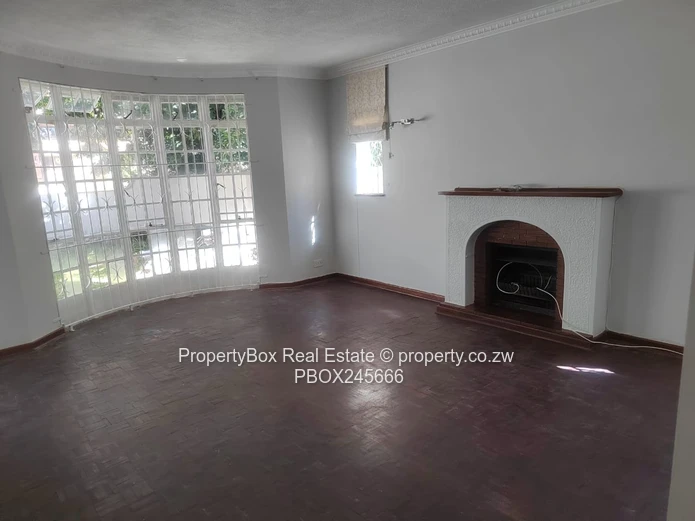 Duplex flat at PeterHall for rent available 1 May 2026!