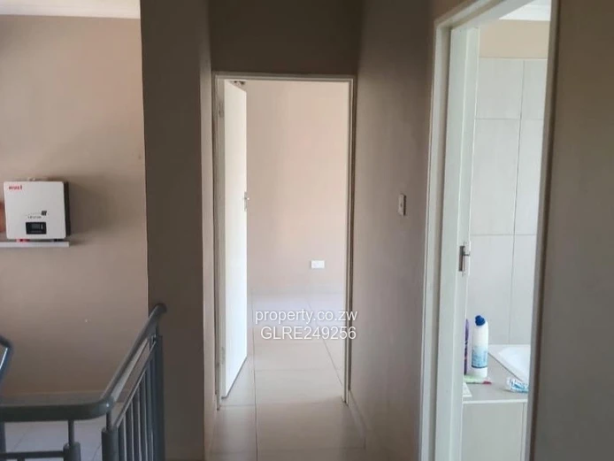 Spacious 4-Bed Vainona Apartment — Modern Kitchen & Borehole