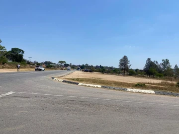 Commercial & Industrial Land