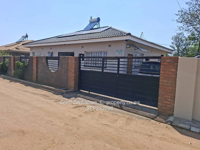 Selbourne Park, Bulawayo – Modern 3-Bedroom Townhouse for Sale (Chelmsford Road) (Sole Mandate)