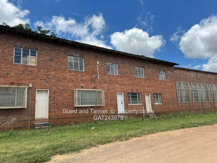 Commercial Warehouse with Title Deed for Sale in Thorngrove!