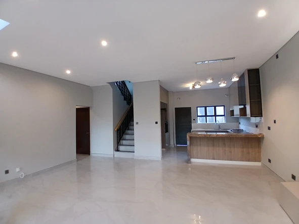 3 Bedroom Flat & Apartment