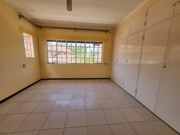 3 Bedroom Flat & Apartment