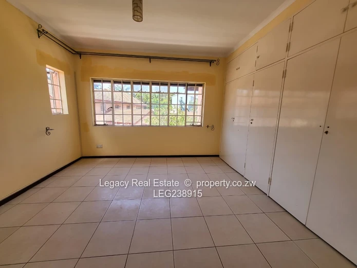 Executive 3-Bed Duplex to Let – Avenues