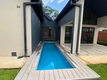 4 Bedroom Flat & Apartment