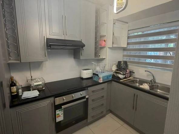 2 Bedroom Flat & Apartment