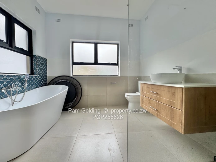 Exclusive Living - 4 Bedroom Home Chisipite 