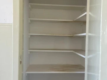 2 Bedroom Flat & Apartment