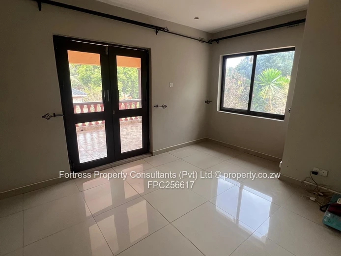 Glen Lorne 5-Bed Home with Borehole & Jacuzzi