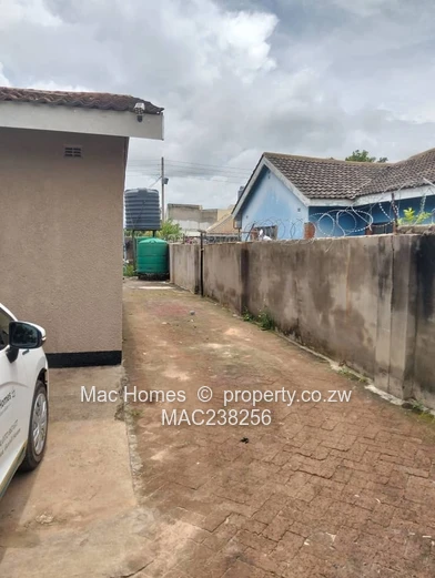 Zimre park house for sale