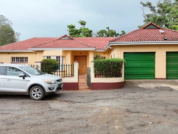 4 Bedroom Flat & Apartment