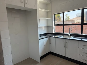 3 Unit Townhouse Complex