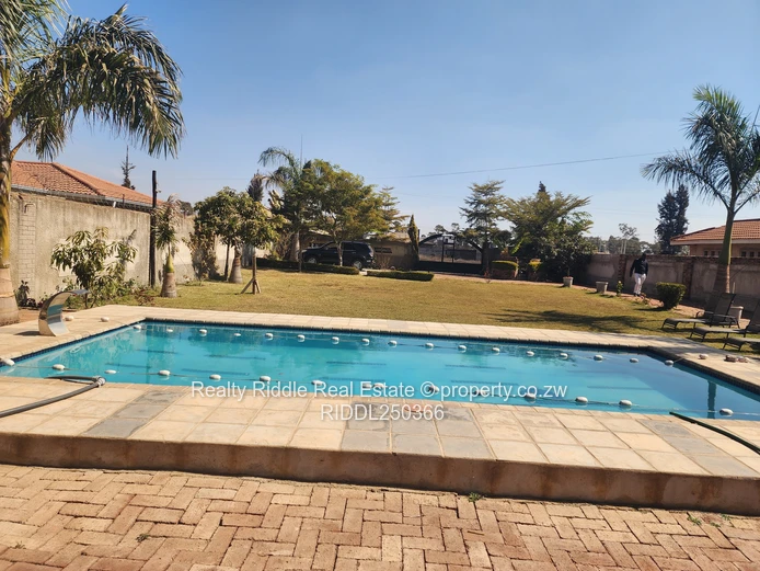 Fairview Westgate stand 1000sqm walled and gated deeds