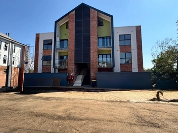 4 Bedroom Flat & Apartment