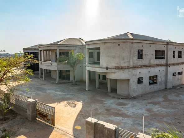 8 Bedroom Townhouse Complex