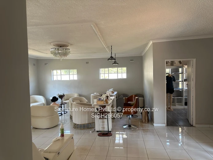 5 Bedroomed House For Sale - Good Location (Sole Mandate)