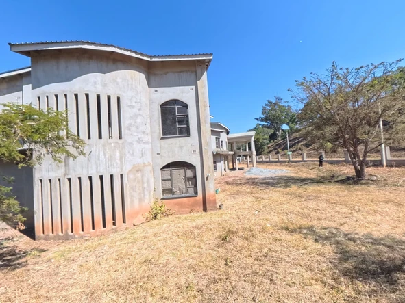 9 Bedroom House