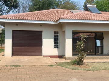 3 Bedroom Flat & Apartment