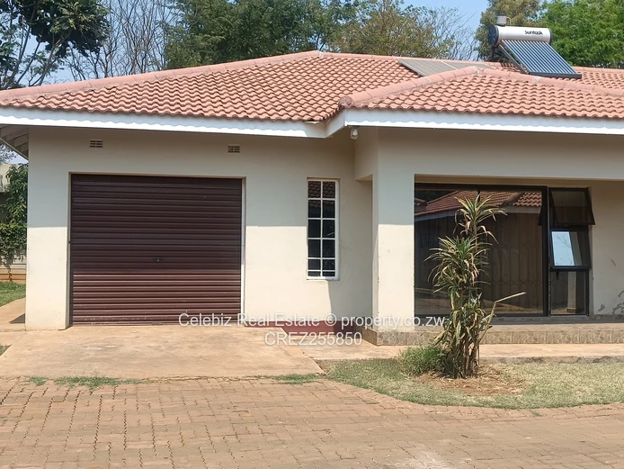 Old Marlborough garden flat to let 