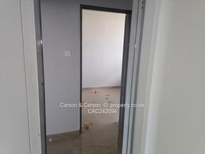 2-Bed Flat in Eastlea: Quiet Courtyard & Borehole (Sole Mandate)