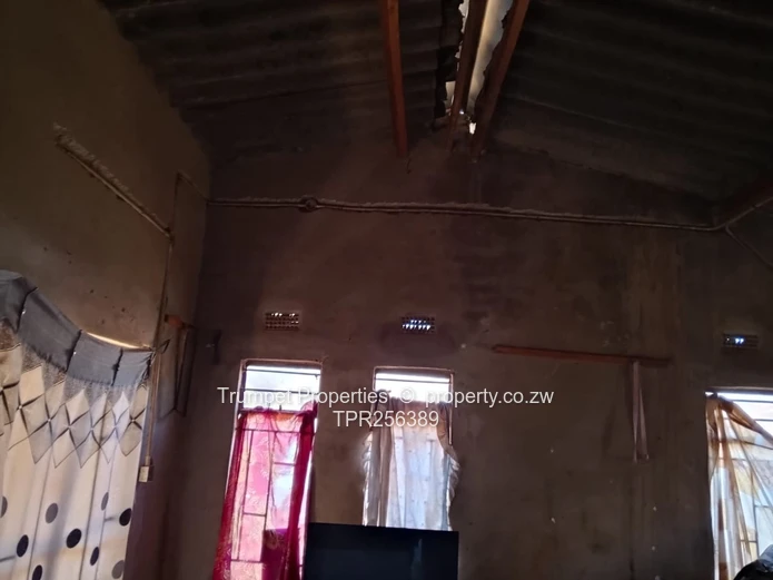 Hatcliffe 4-Bed Fixer with Covered Verandah & Yard