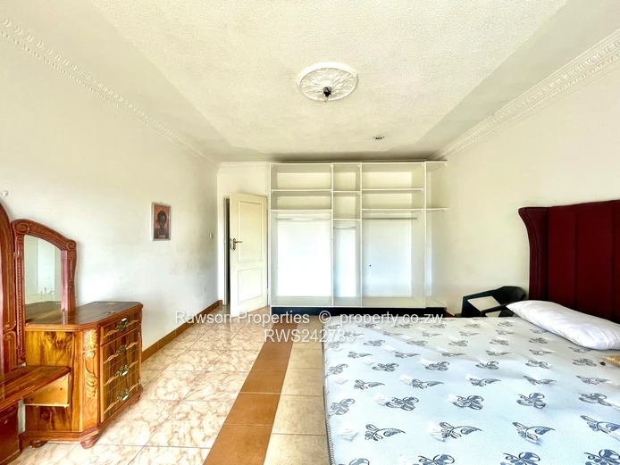 Norton Nharira Views Mansion with great potential for commercial use!!!