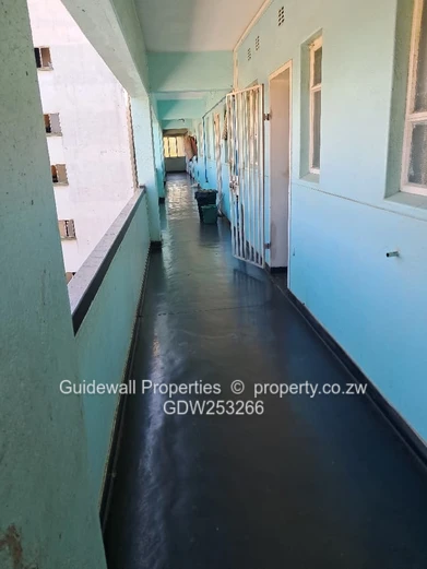 Spacious 1 bed flat for sale in Avenues