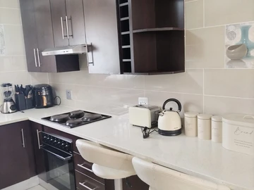 3 Bedroom Flat & Apartment