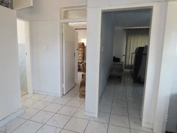 2 Bedroom Flat & Apartment