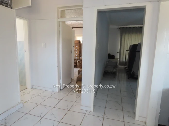 Neat 2 Bedroom Flat -  Avenues! (Sole Mandate)