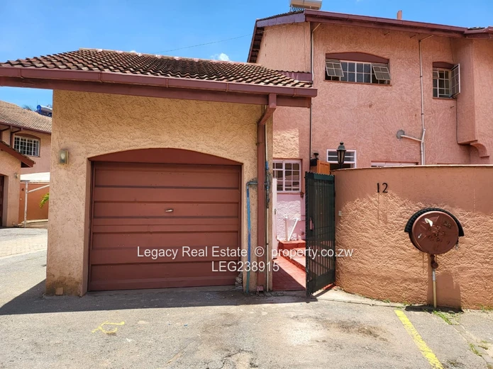 Executive 3-Bed Duplex to Let – Avenues