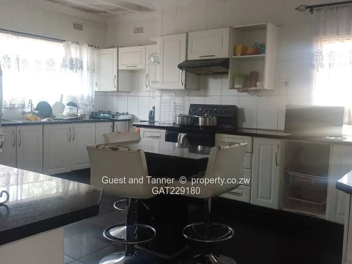 Luxurious Family Home in Avondale West!