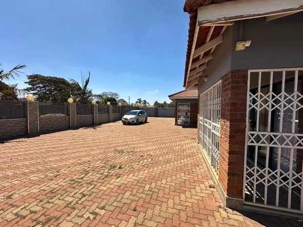 6 Bedroom House