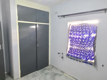 2 Bedroom Flat & Apartment