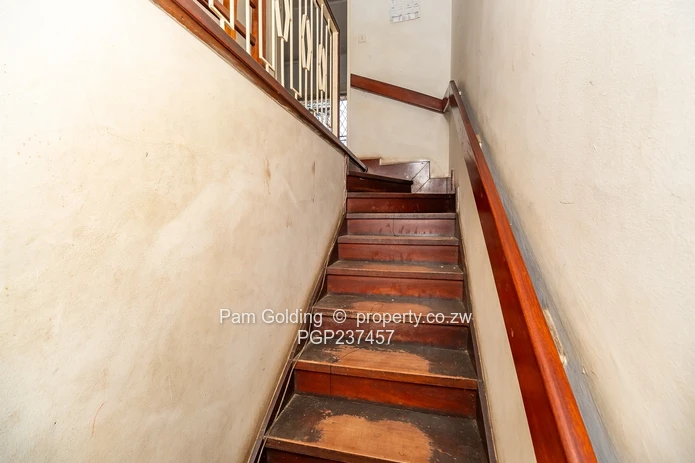 2 Bedroom Duplex with a garden (Sole Mandate)