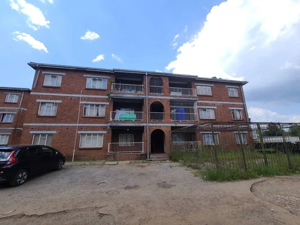 3 Bedroom Flat & Apartment