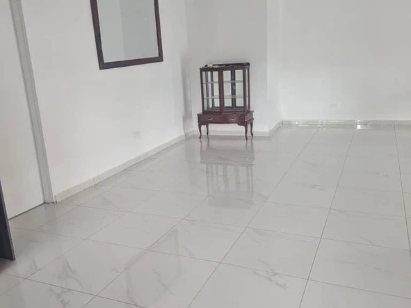 3 Bedroom Flat & Apartment