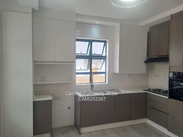 Arlington 4-Bed Townhouse Complex — Tiled Patio & Fitted Kitchen