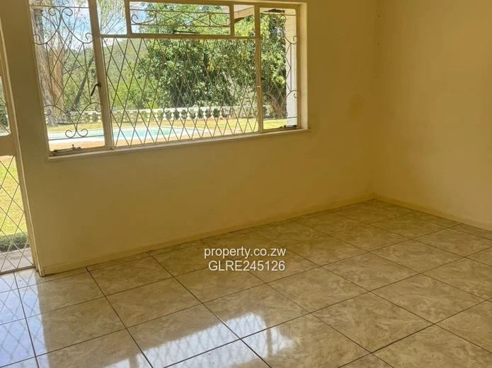 Spacious 5-Bed Greystone Park Home with Pool & Borehole