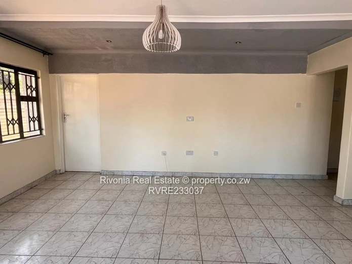 Charming house large land ideal for redevelopment 