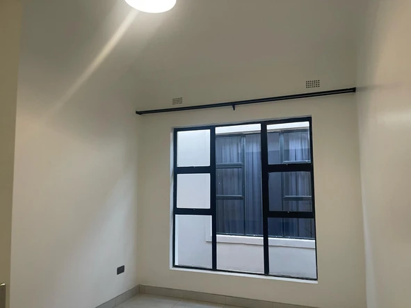 3 Bedroom Flat & Apartment