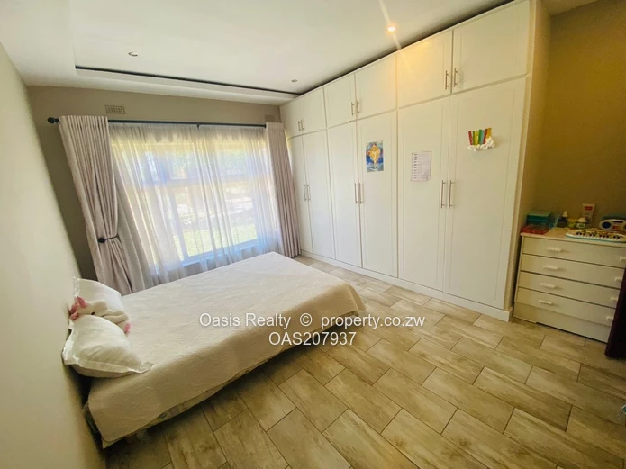 4 Bed House For Rent Close To The Airport Available for 1st of January