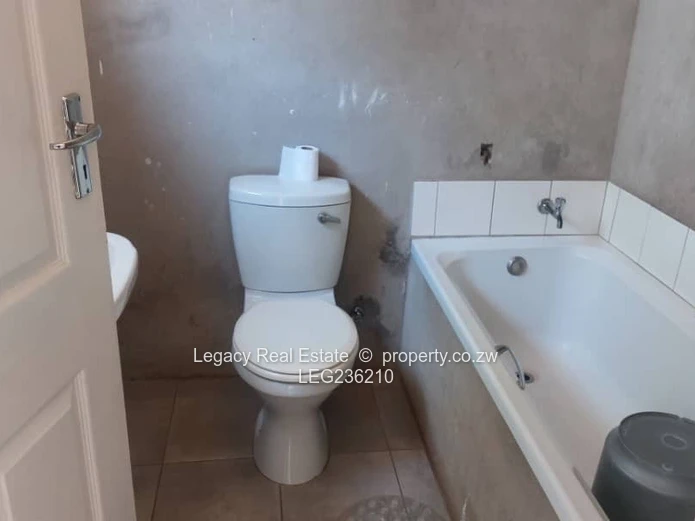 Prestigious Glen Lorne Residence on 2,000m² Stand,Exceptional Luxury Home with Multiple Ensuites