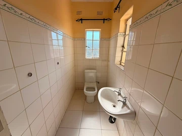 3 Bedroom Flat & Apartment