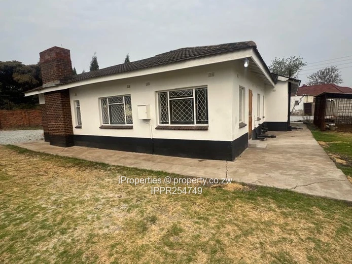 Bright 3-Bed Avondale Home with Garden, Garage & Solar
